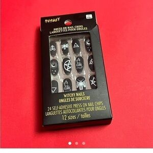Gothic press on nail set  🖤🤍​​​​​​​​​​​​​​​​​​​​​​
